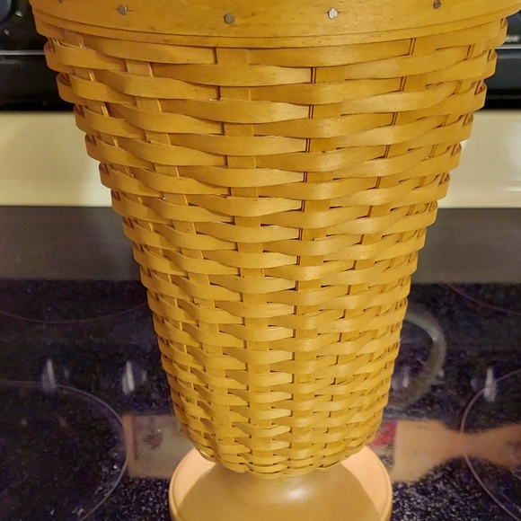 Longaberger Other - 2009 Longaberger Collector's Club Basket w/Protector